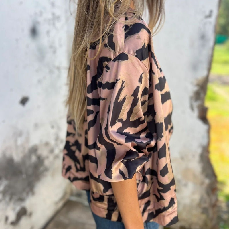 Fynora | Pull zippé imprimé zèbre pour femme – Pull tendance et léger pour une allure décontractée