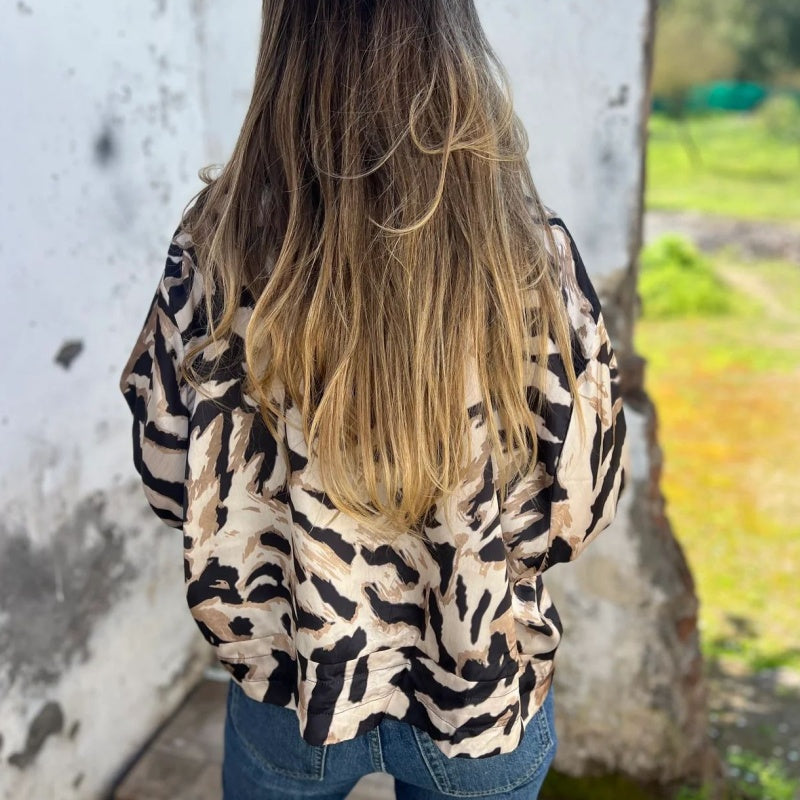 Fynora | Pull zippé imprimé zèbre pour femme – Pull tendance et léger pour une allure décontractée