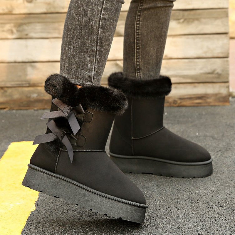 Avenra | Gemütliche Damenstiefel mit Schleife – flauschig gefüttert und mit Plateausohle