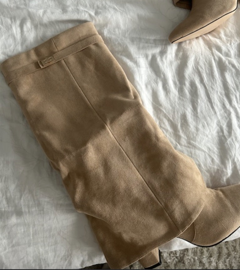 Tallure | Kniehohe Wildlederstiefel für Damen – weite Passform, bequemer Reißverschluss