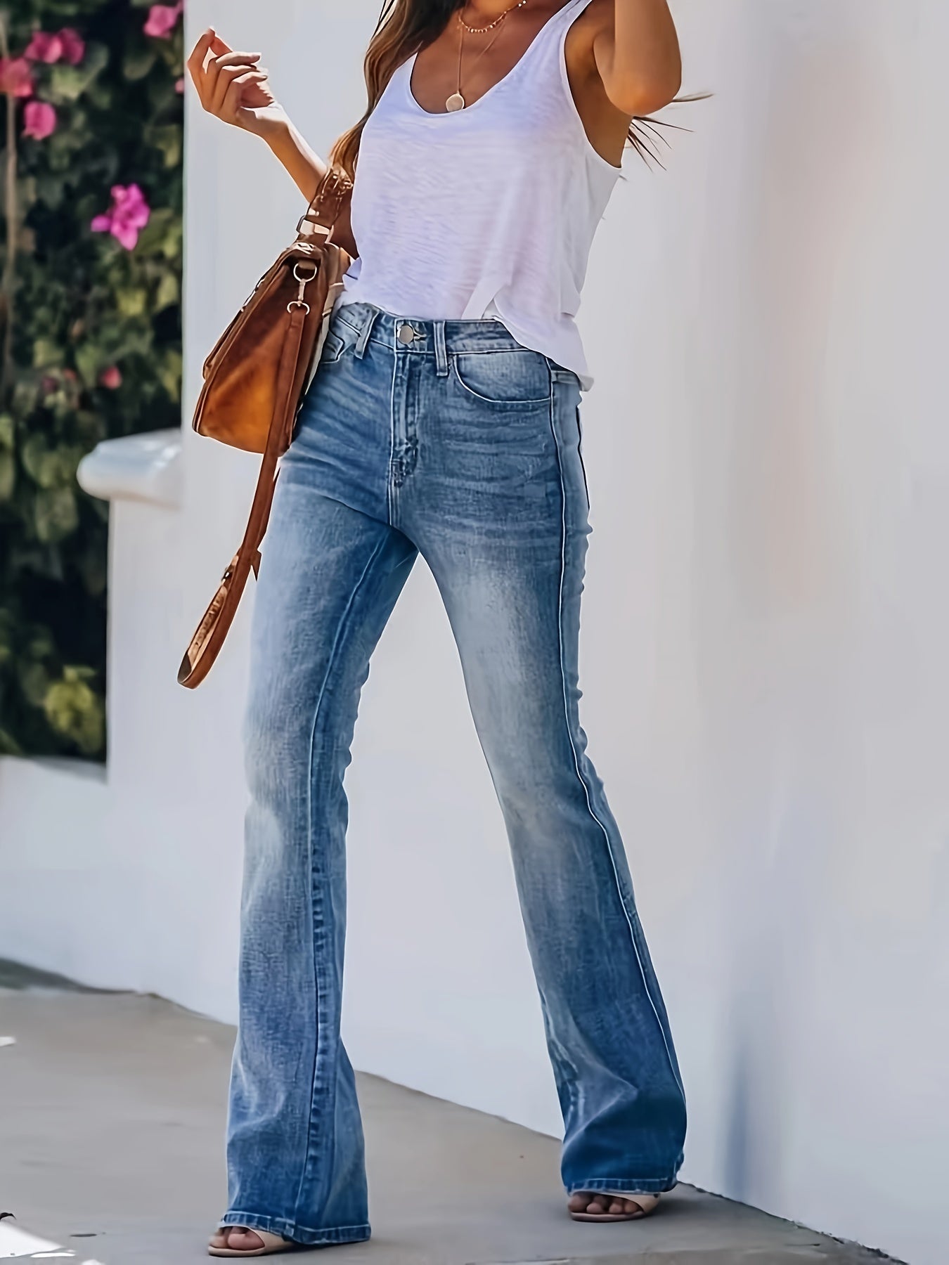 Éléonore | Jean évasé en denim pour femme – style rétro, extensible, décontracté et élégant, bleu clair