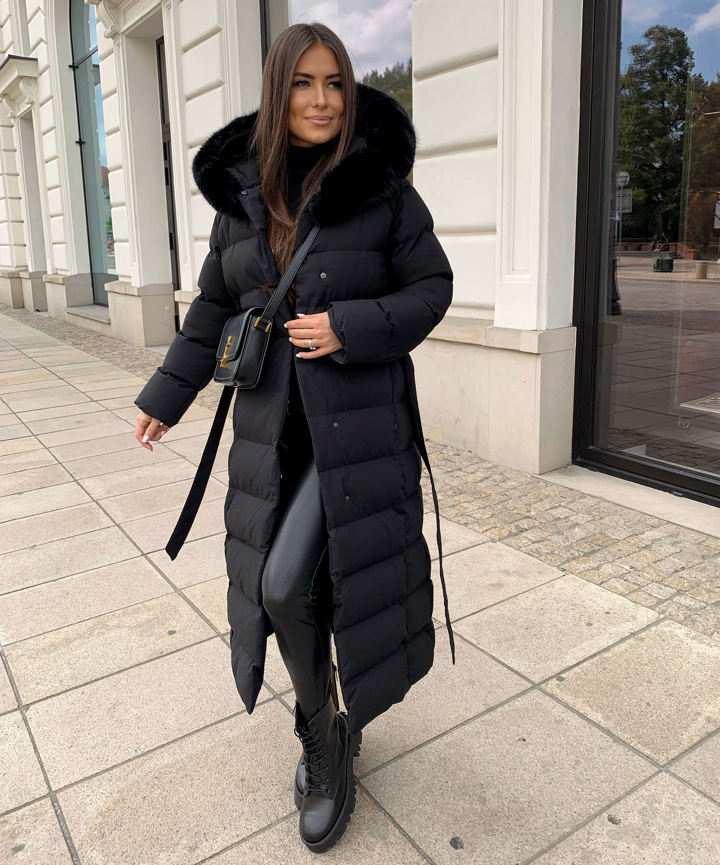 Gitte | Parka à capuche noire pour femme – Veste d'hiver imperméable idéale pour les activités de plein air et les tenues décontractées